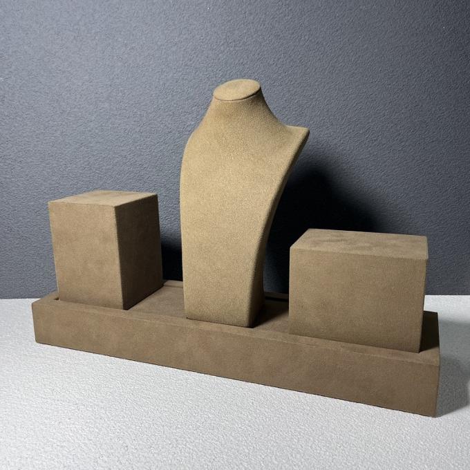 A joia média da exposição do suporte do suporte pequeno da colar de Microfiber de veludo de Brown está o organizador Displays da joia do busto do manequim para mostras do evento da loja