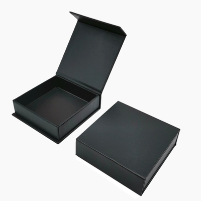 O preto de Debossed Logo Luxury Folding Gift Boxes imprimiu a caixa de apresentação de papel