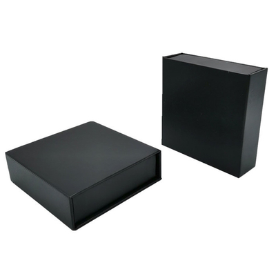 O preto de Debossed Logo Luxury Folding Gift Boxes imprimiu a caixa de apresentação de papel