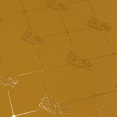 A forma do octógono personalizou a caixa de empacotamento da joia com linha do ouro