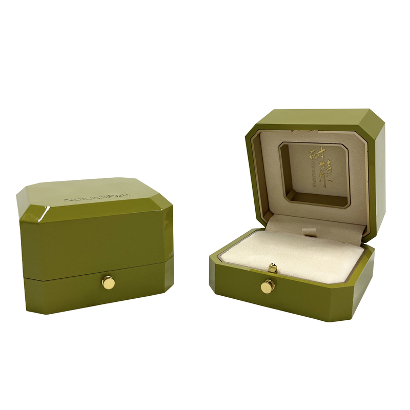 O pulverizador verde pintou a forma do octógono de Ring Luxury Jewelry Case With
